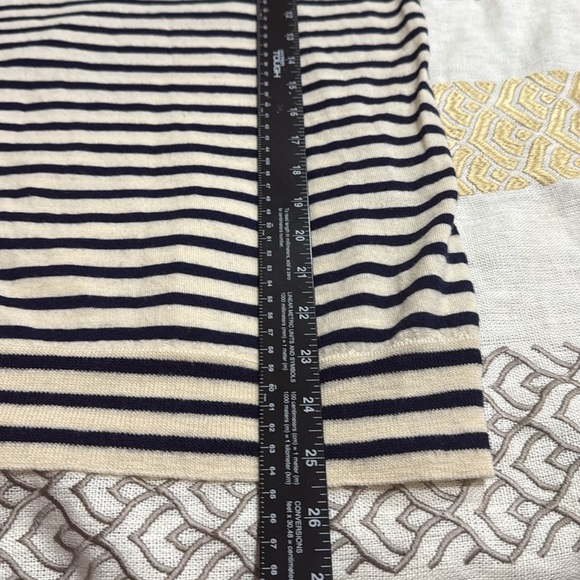 (R6)J. Crew Navy
Stripe 3/4 Sleeve Beaded
Neckline Merino Wool
Sweater,Sz L - Picture 10 of 13